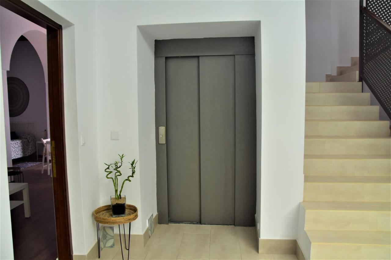 Apartamentos Turisticos Mamelon Jerez de la Frontera Exterior foto