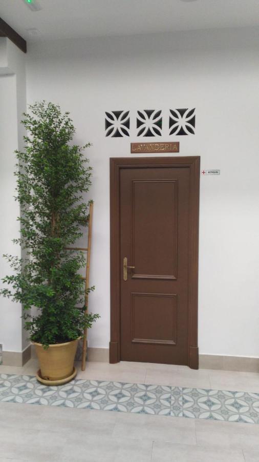 Apartamentos Turisticos Mamelon Jerez de la Frontera Exterior foto