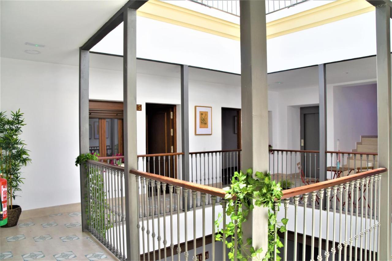 Apartamentos Turisticos Mamelon Jerez de la Frontera Exterior foto