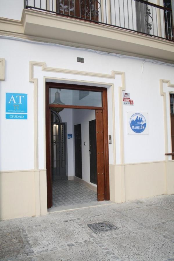 Apartamentos Turisticos Mamelon Jerez de la Frontera Exterior foto