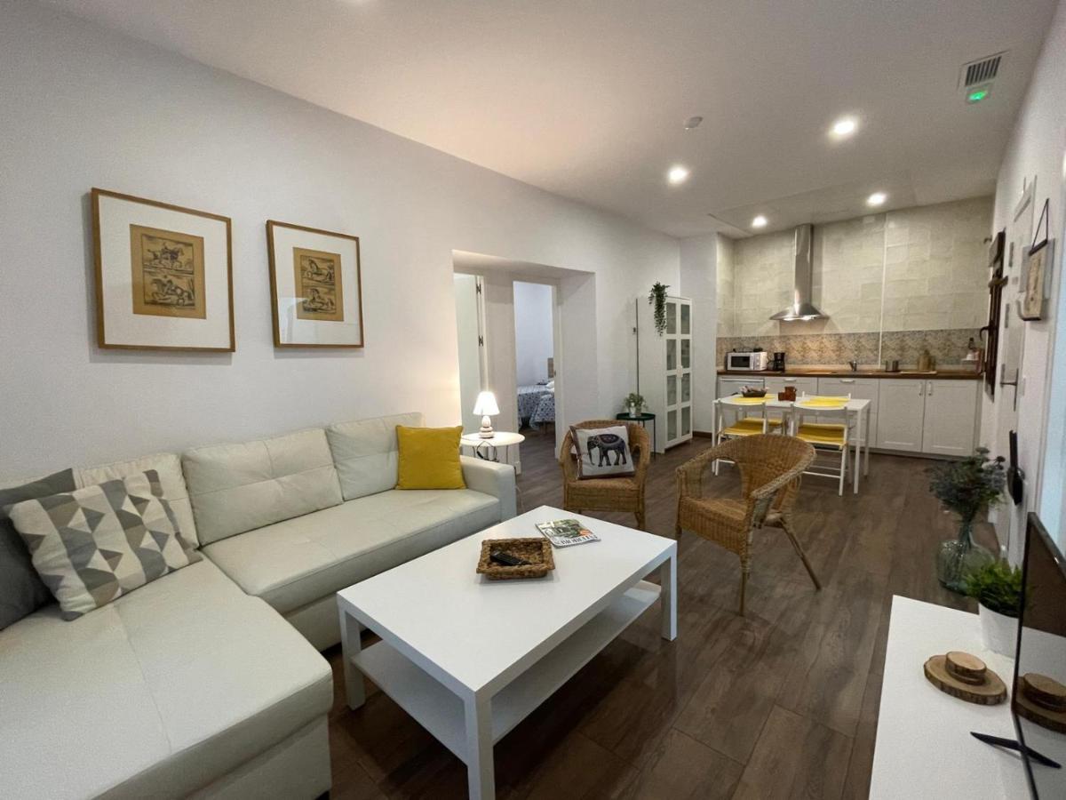 Apartamentos Turisticos Mamelon Jerez de la Frontera Exterior foto