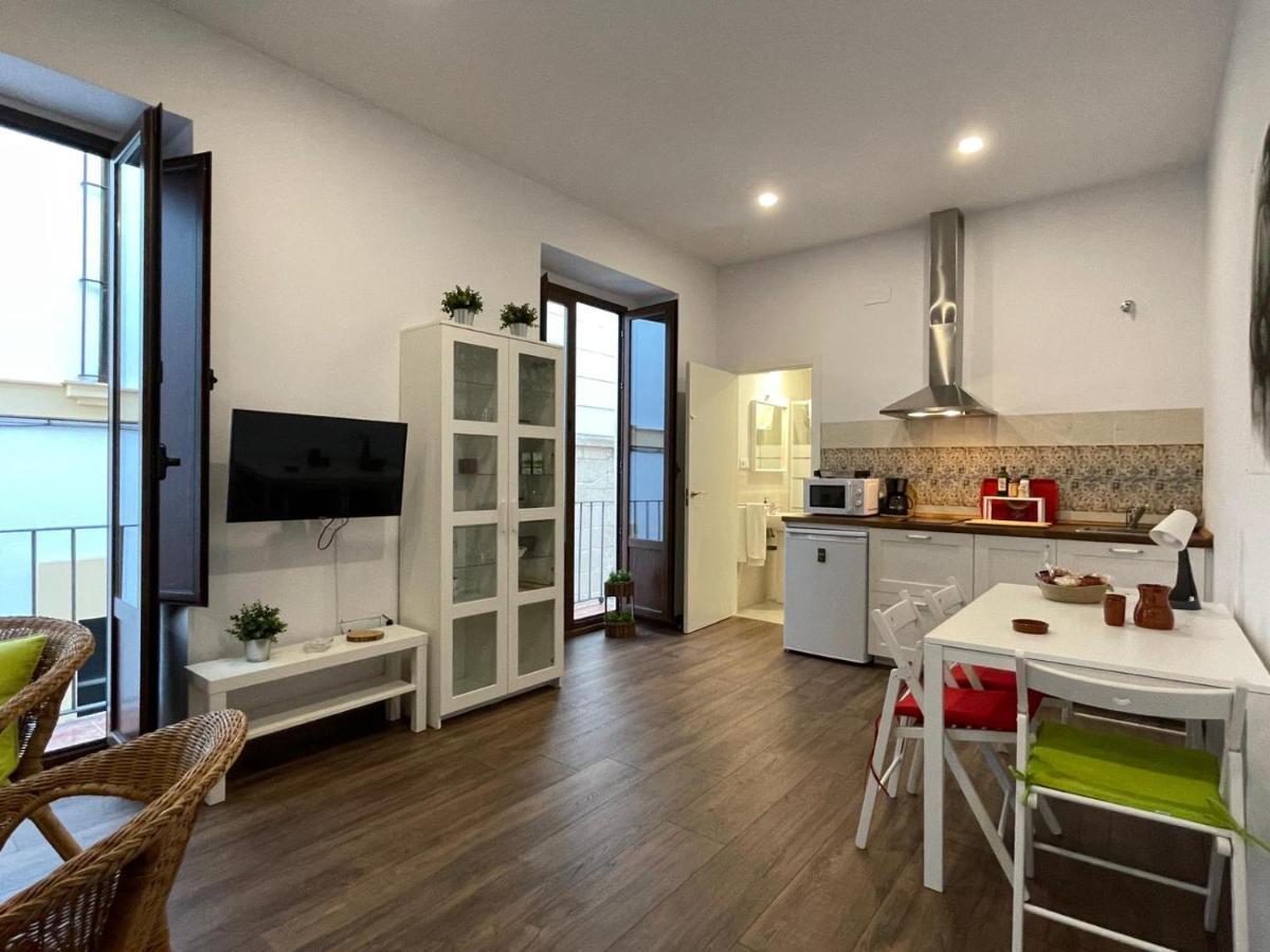 Apartamentos Turisticos Mamelon Jerez de la Frontera Exterior foto